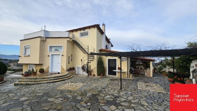 (For Rent) Residential Maisonette || Korinthia/Loutraki-Perachora - 160 Sq.m, 3 Bedrooms, 1.300€ 